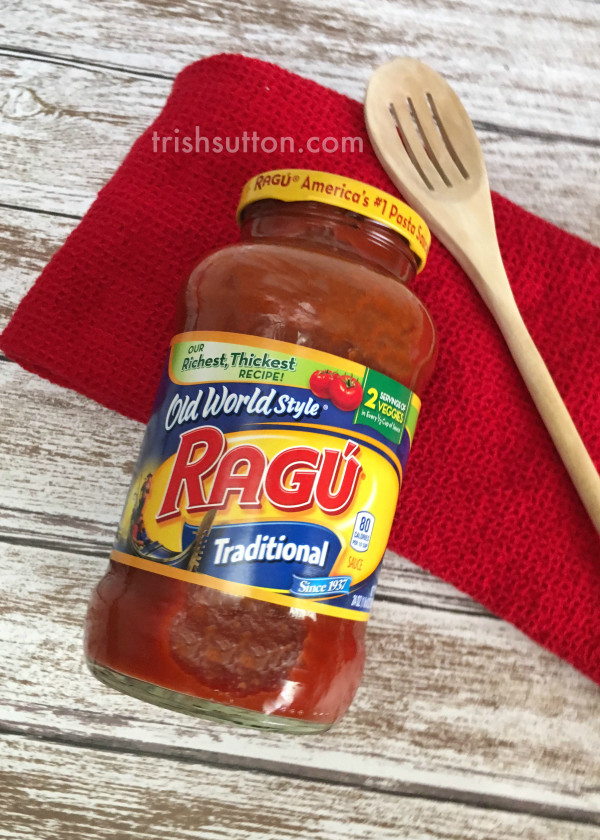 Caprese Pasta Recipe; Made With Ragu Traditional Pasta Sauce, TrishSutton.com #simmeredintradition #ad #ragu https://ooh.li/b962119